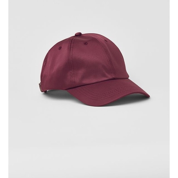 Fabletics Breezy Cap II in burgundy - Picture 2 of 3